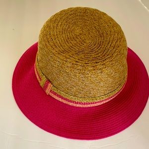 Packable hat. Natural with fuchsia Apt. 9.  Vacation
